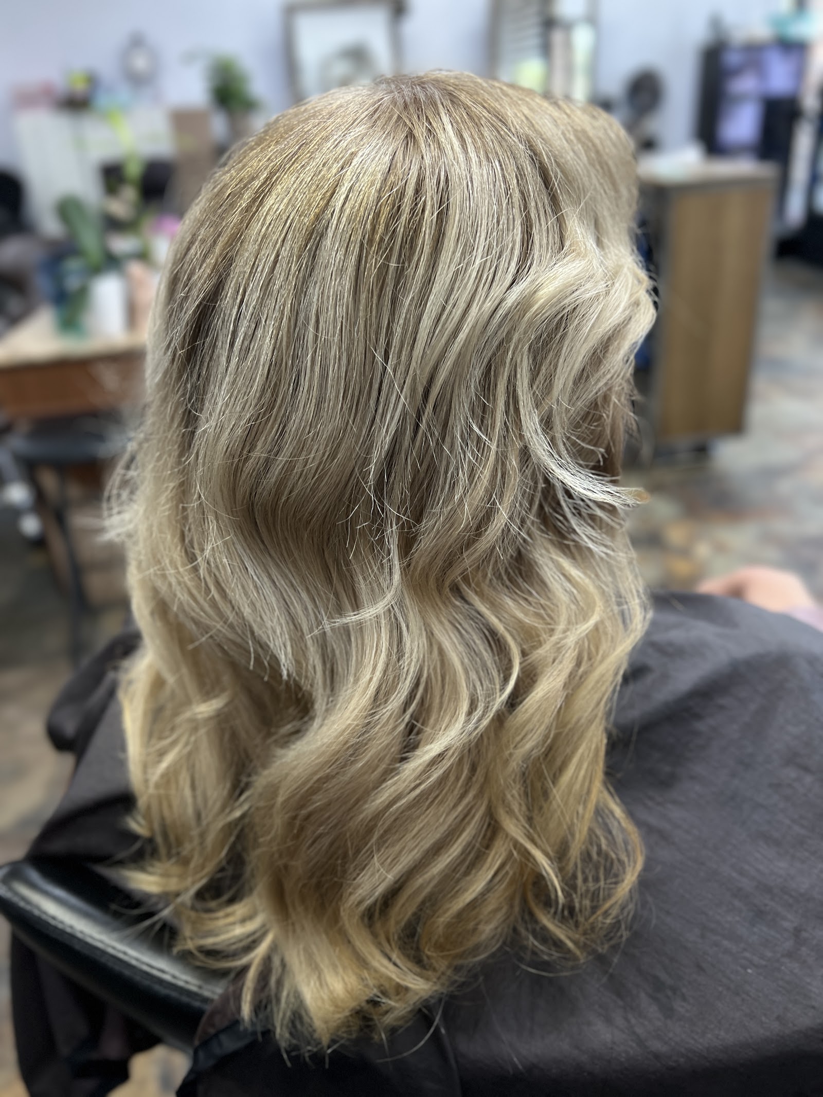 M Salon Hair & Nail nail photo 3